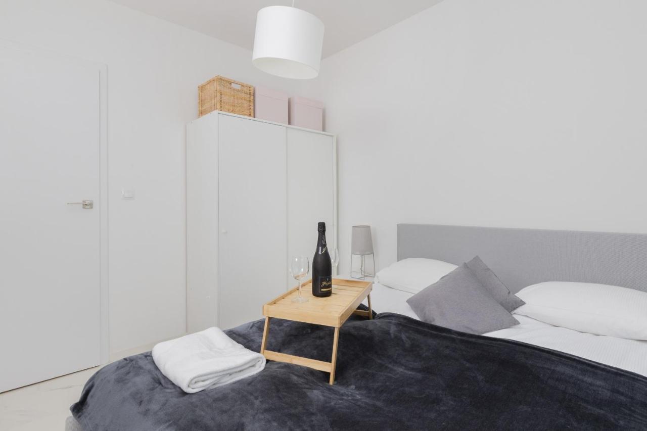Gdynia Nasypowa Apartments With Parking By Noclegi Renters Екстер'єр фото